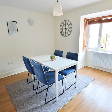 Stylish 2Br Flat - 2 Free Parking Spaces - Near Lgw Airport Crawley  Exterior foto