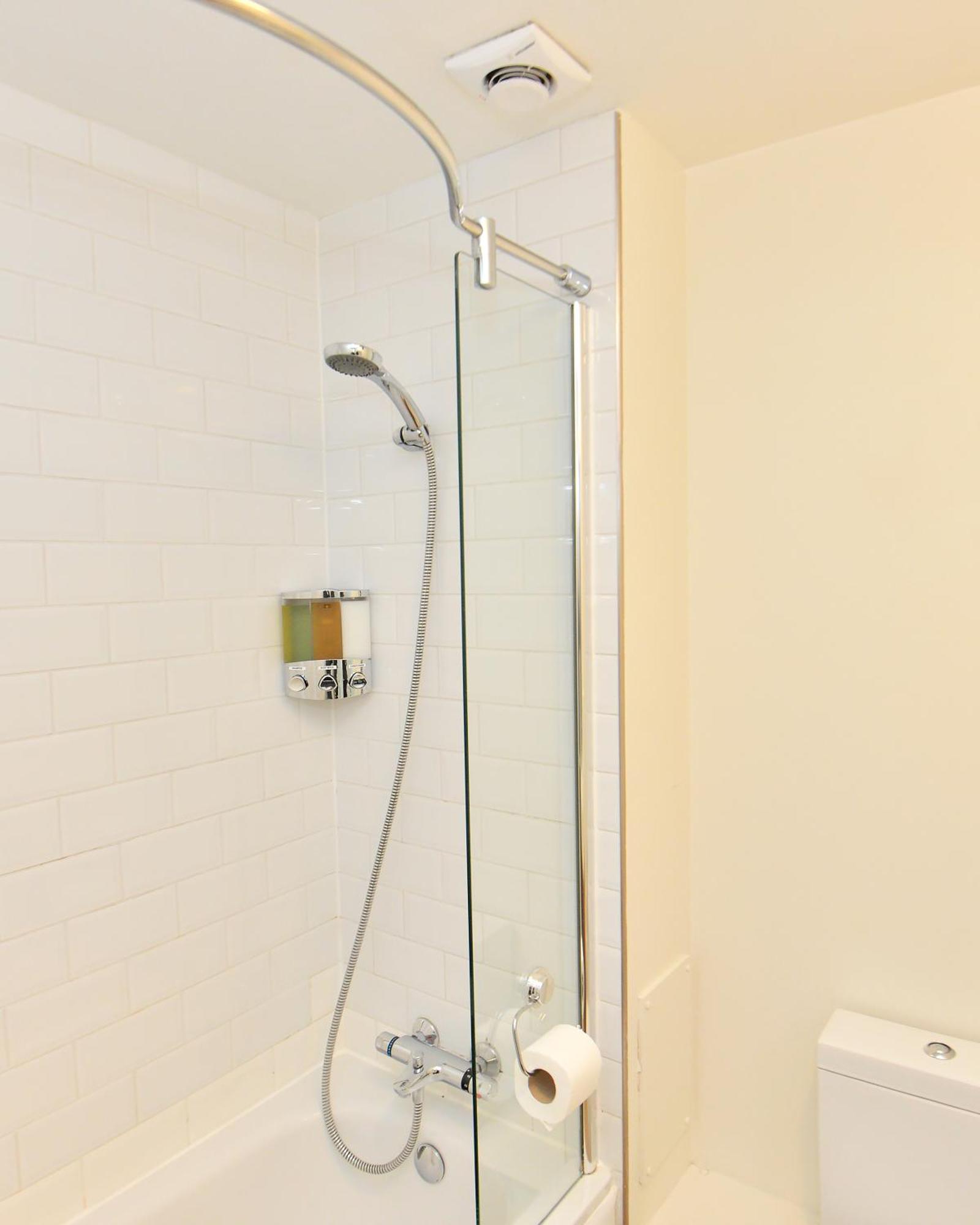 Stylish 2Br Flat - 2 Free Parking Spaces - Near Lgw Airport Crawley  Exterior foto